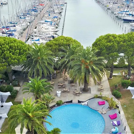 Hotel Le Spinaker 4*